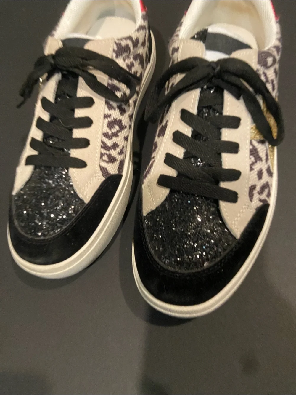 Leopard Accent Glitter Toe Sneakers - Black & Cream